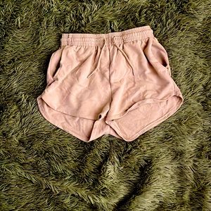 Beige shorts w/ pockets